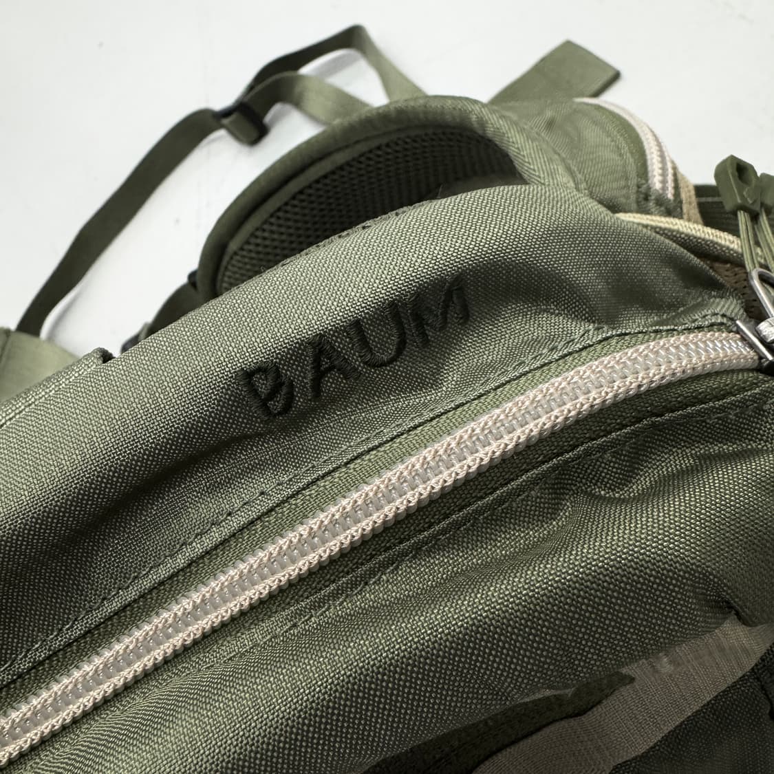 몽벨 고프코어 테크니컬 카키 크로스백  상품이미지5