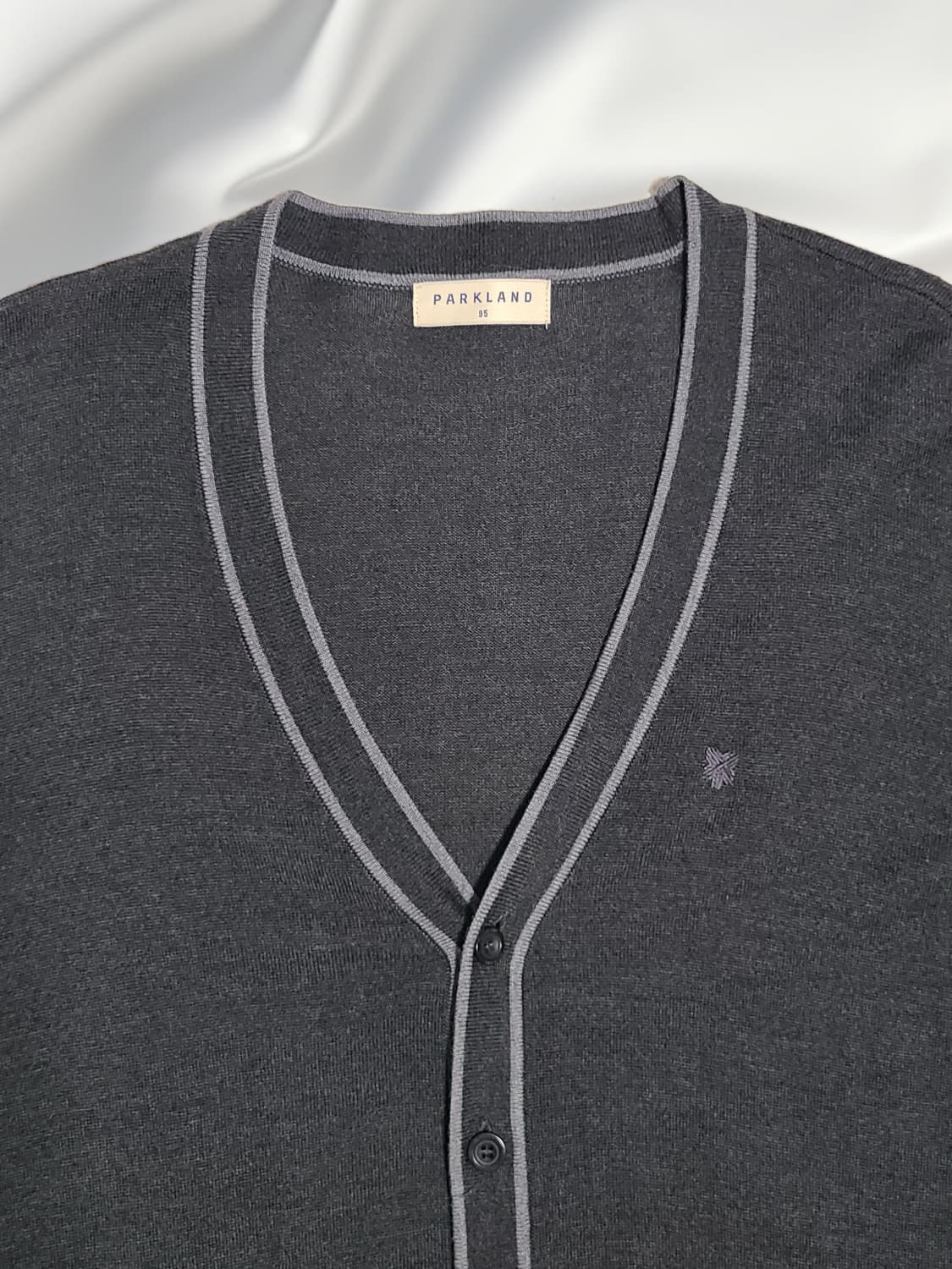 파크랜드 정품 울 혼방 배색 V넥 차콜 가디건 (95) 상품이미지2