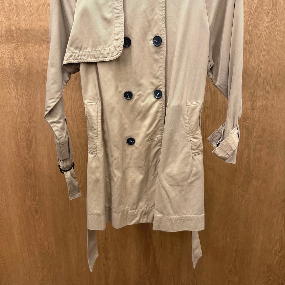 막스마라 트렌치 코트 더블 브레스트 견장 디테일 레귤러핏 베이지 상품이미지5