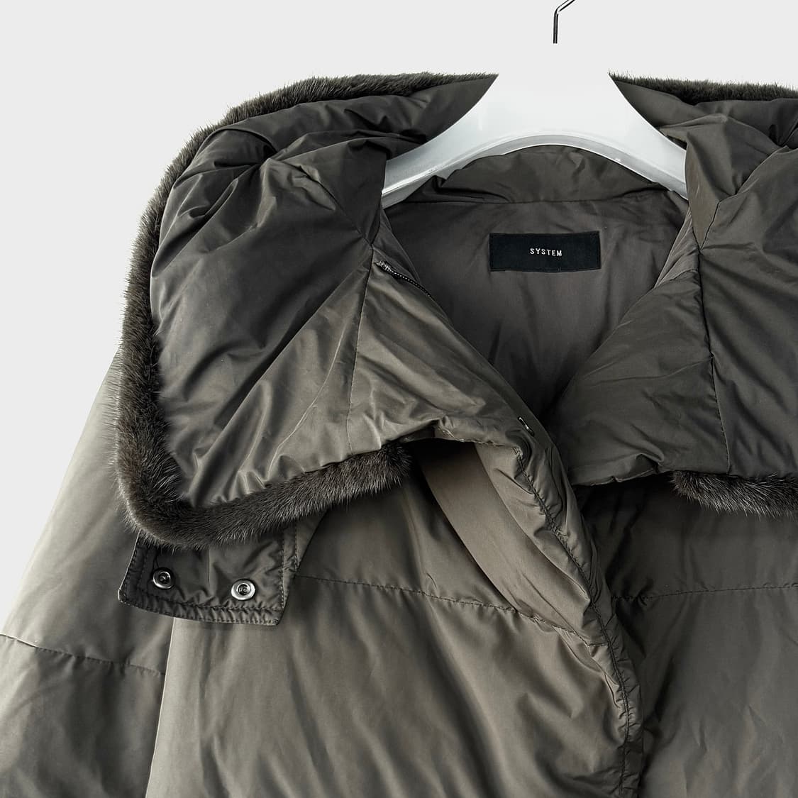 시스템 퍼 트리밍 다운 롱 패딩 상품이미지2