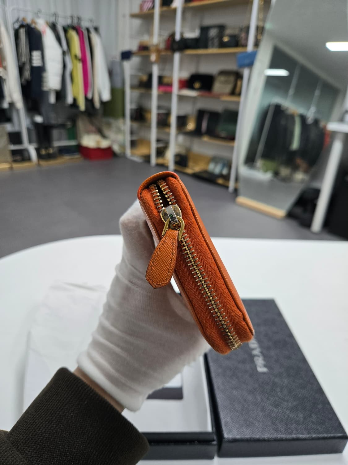 [50%세일] 프라다 지퍼 장지갑 상품이미지4