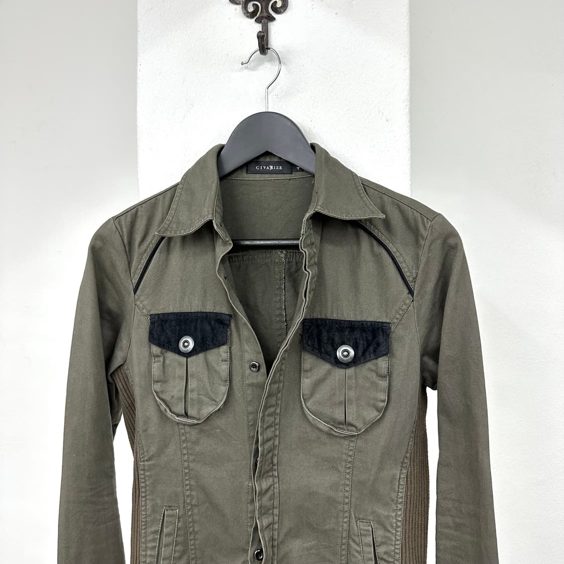 Civarize khaki suede detail shirts 상품이미지4