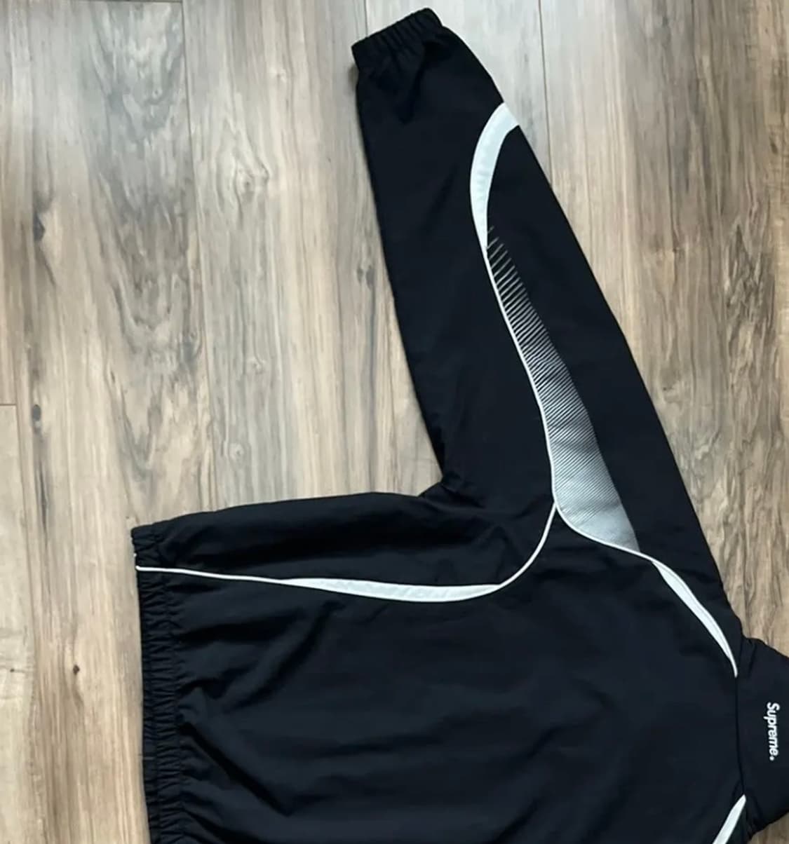 슈프림 x 엄브로 트랙 자켓 블랙 - 22SS 상품이미지10