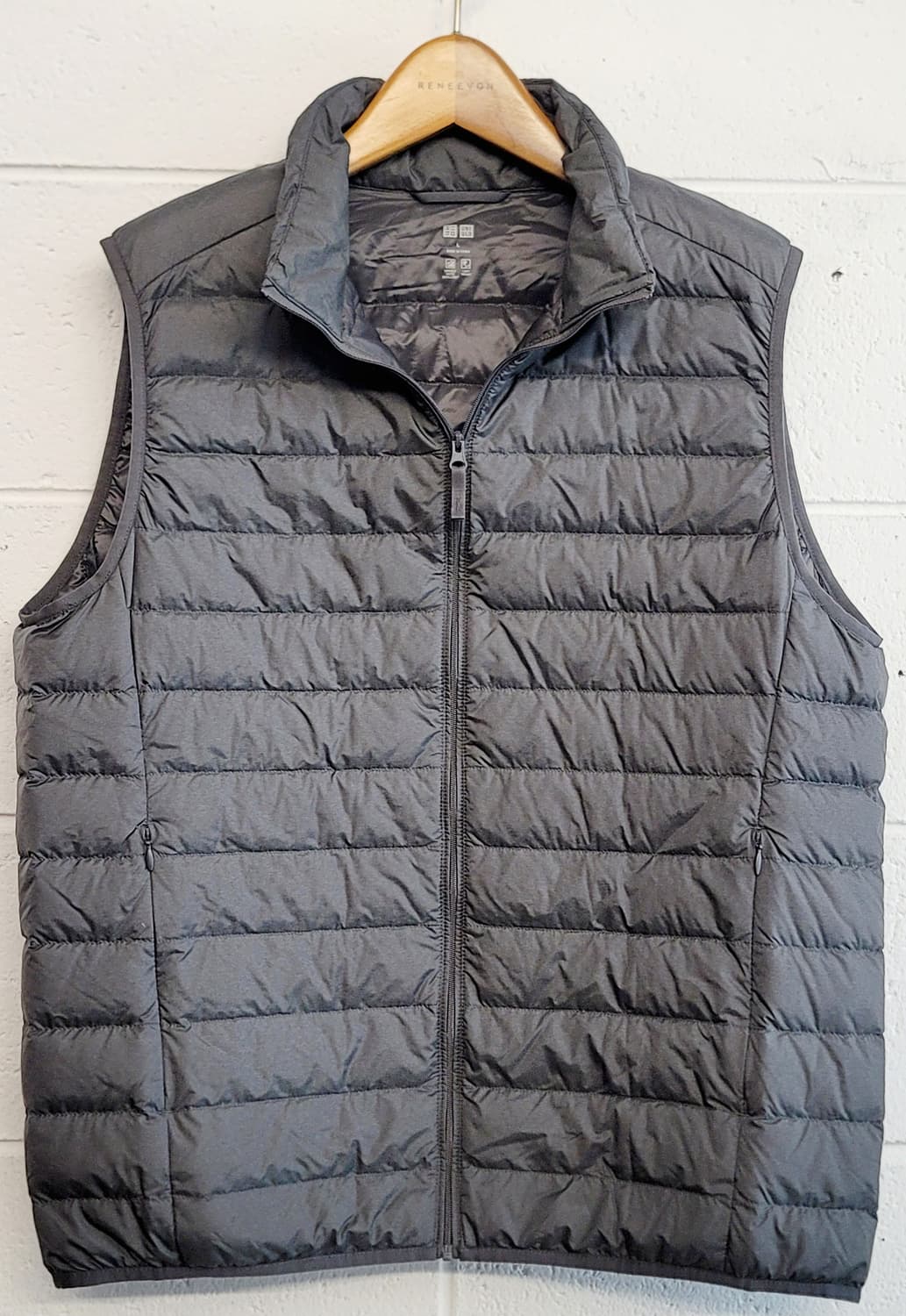 유니클로(남.여공용) 라이트다운 경량패딩베스트(조끼) 판매 상품이미지2