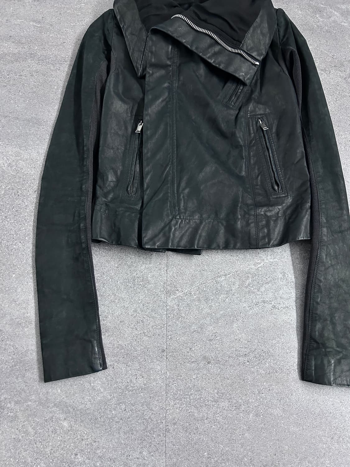 릭오웬스 카프스킨 드레이프 하이넥 자켓 상품이미지3