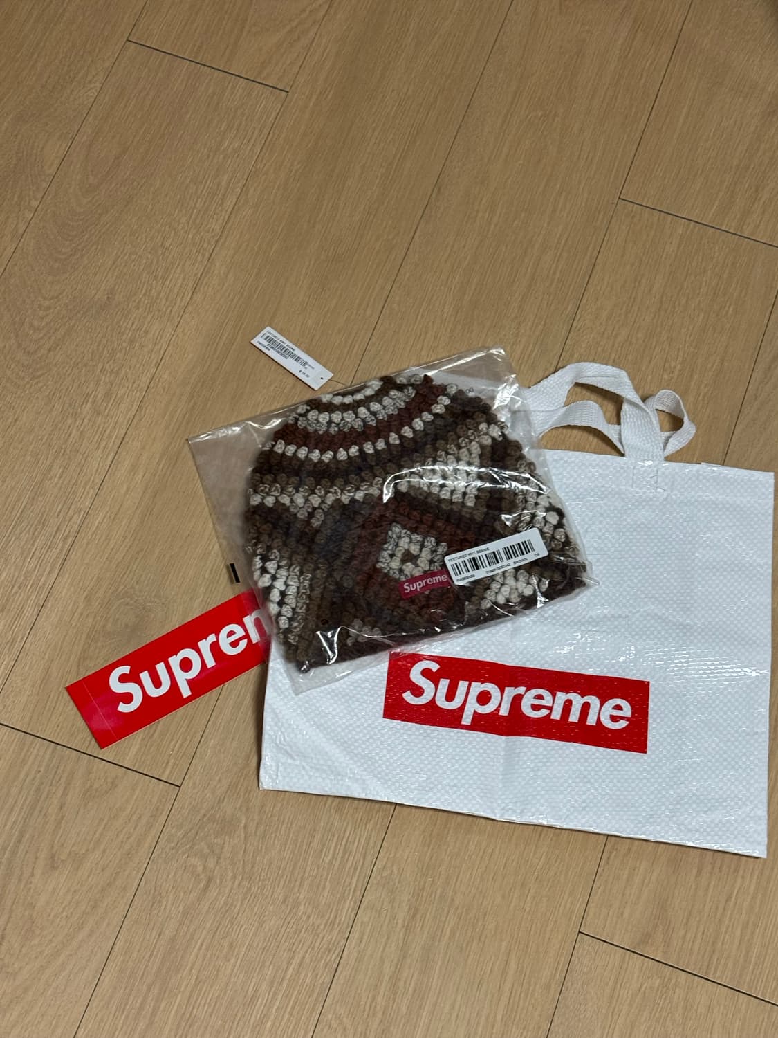 슈프림 25fw 텍스쳐드 니트 비니 브라운 상품이미지1