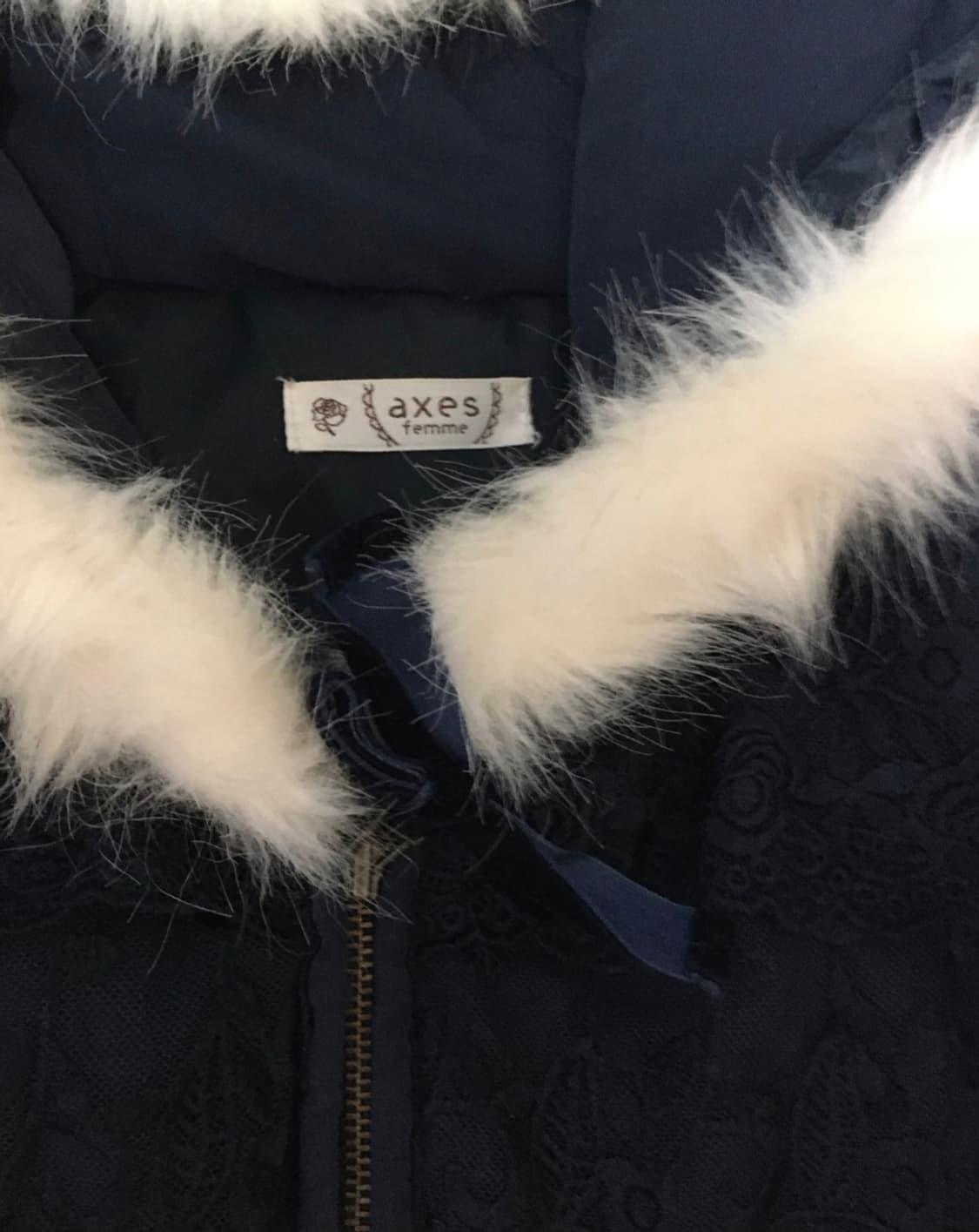 axesfemme 엑시즈팜 네이비 레이스 진주 리본 디테일 패딩 빈티지 상품이미지2