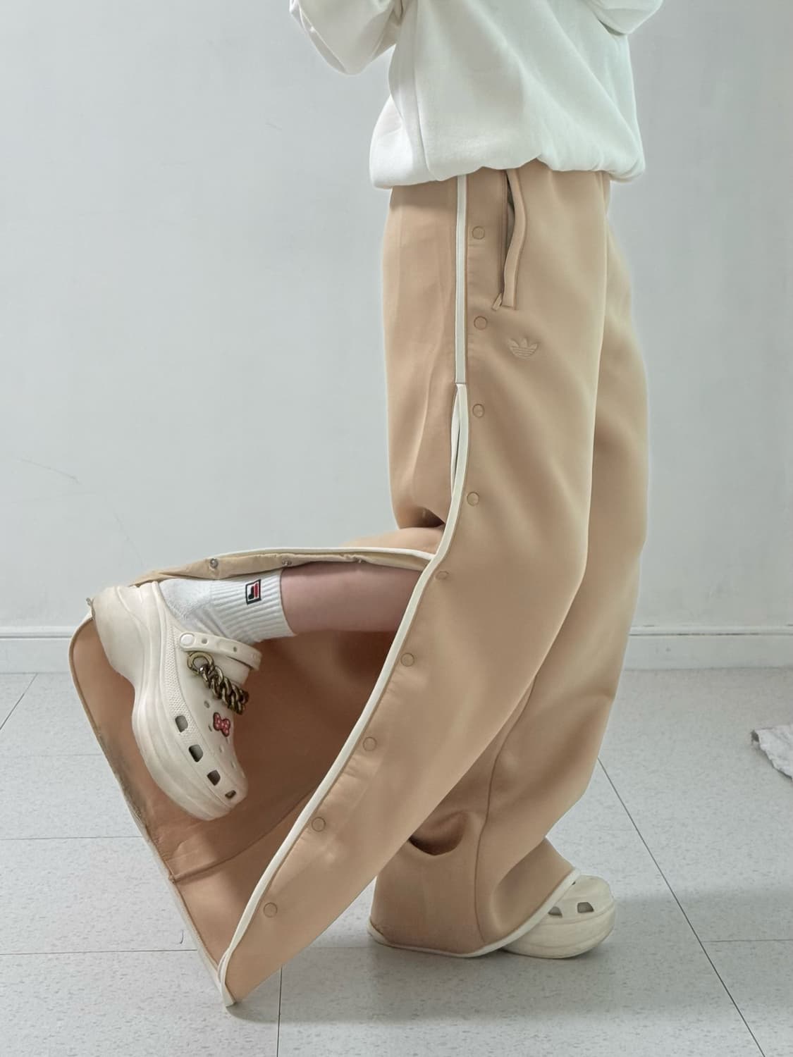 아디다스 베이지 스페이서 팬츠 상품이미지3