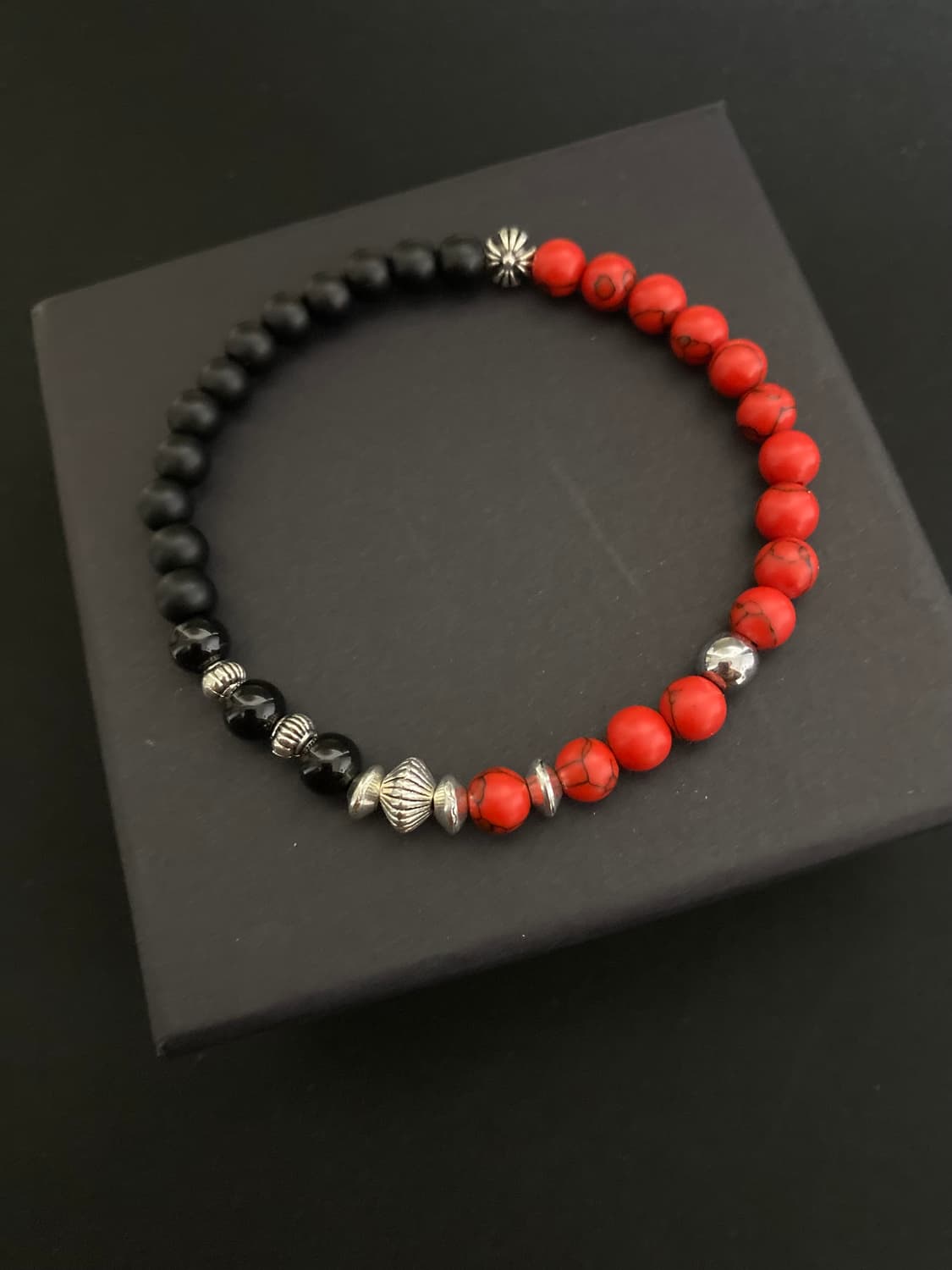 블랙&레드 팔찌 상품이미지1