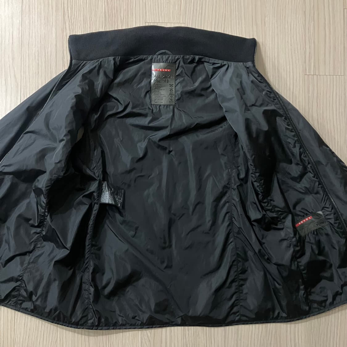 프라다 나일론 투웨이 자켓 상품이미지8