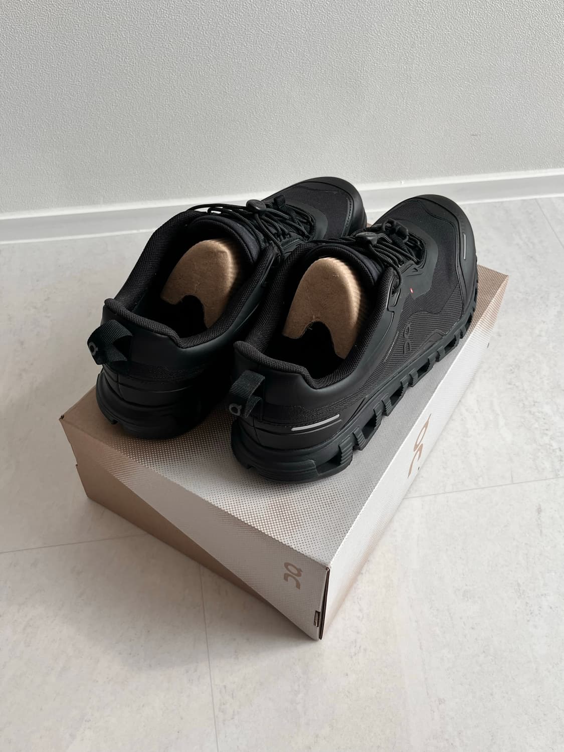 온러닝 클라우드6 지오 블랙 on geo 275 팝니다 상품이미지4