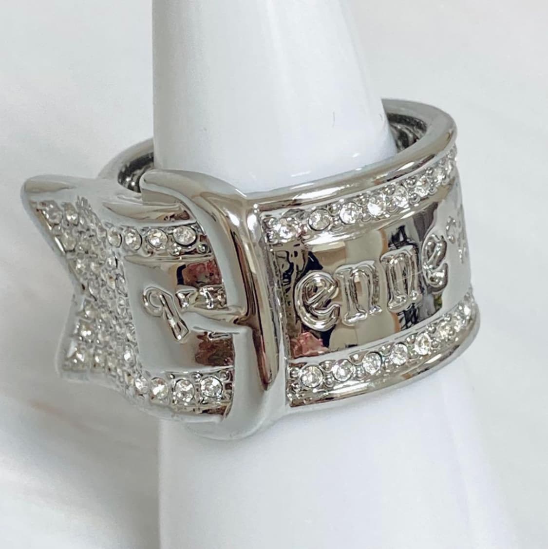 비비안웨스트우드 아카이브 레터링 로고 각인 화이트 크리스탈 벨트링 반지 상품이미지1