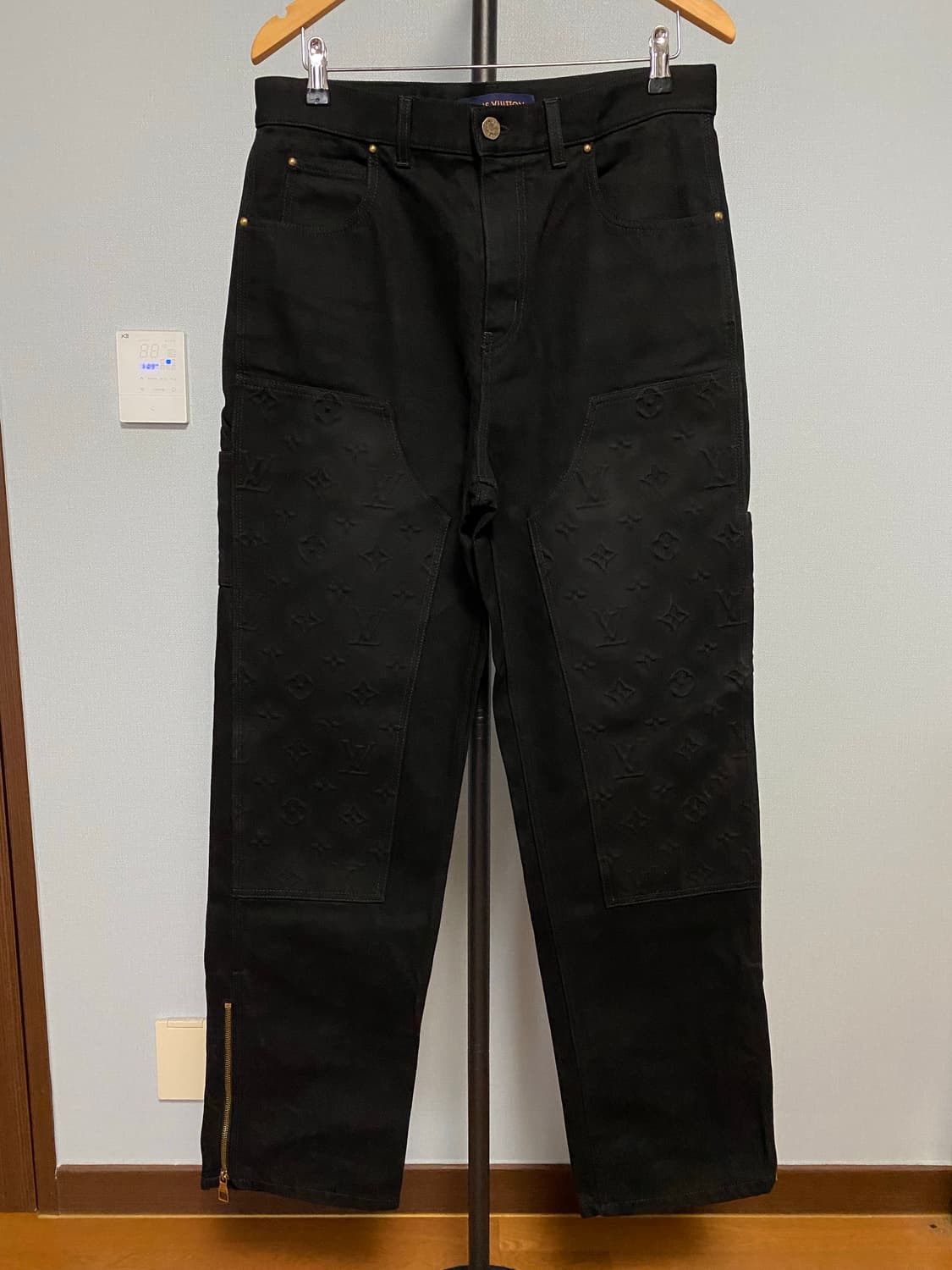 [32] 루이비통 모노그램 더블니 카펜터 팬츠 블랙 상품이미지1