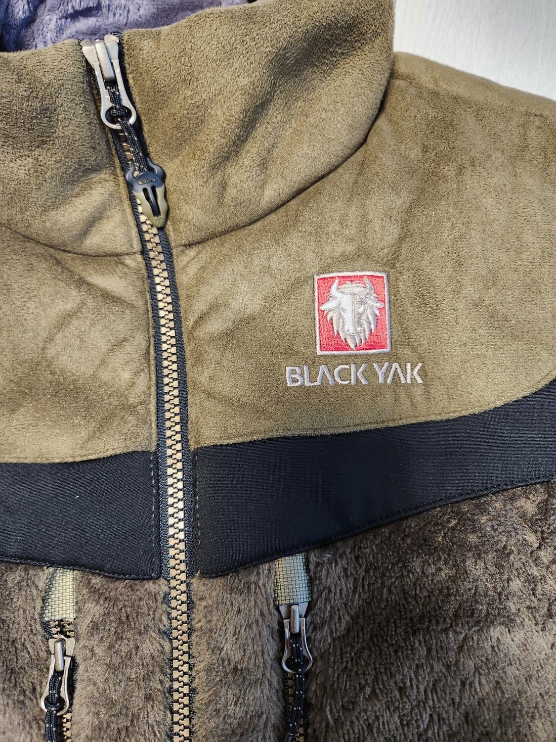 블랙야크 본딩 플리스 하이브리드 미드레이어형자켓 사이즈100

녹색빛깔  상품이미지4