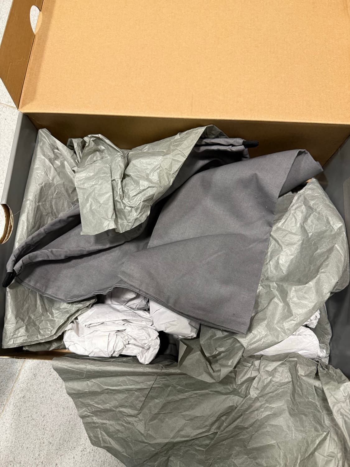 발렌시아가 타이렉스 45 상품이미지8