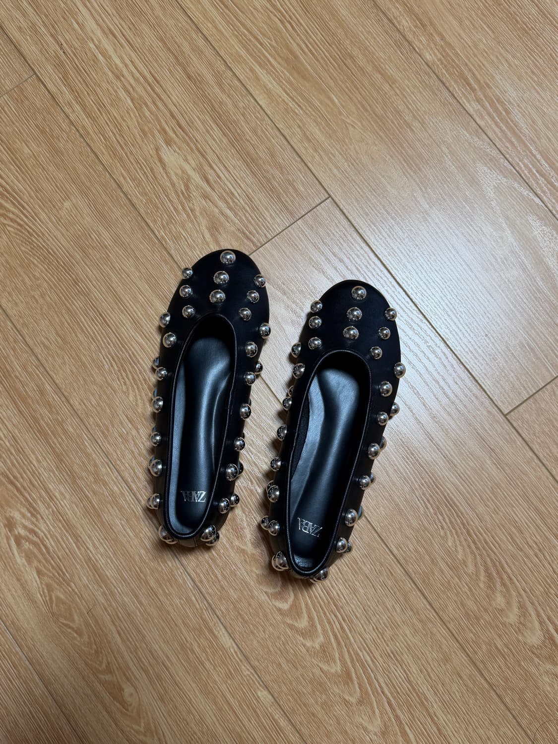 ZARA 스터드 플랫 새 제품 230 상품이미지3