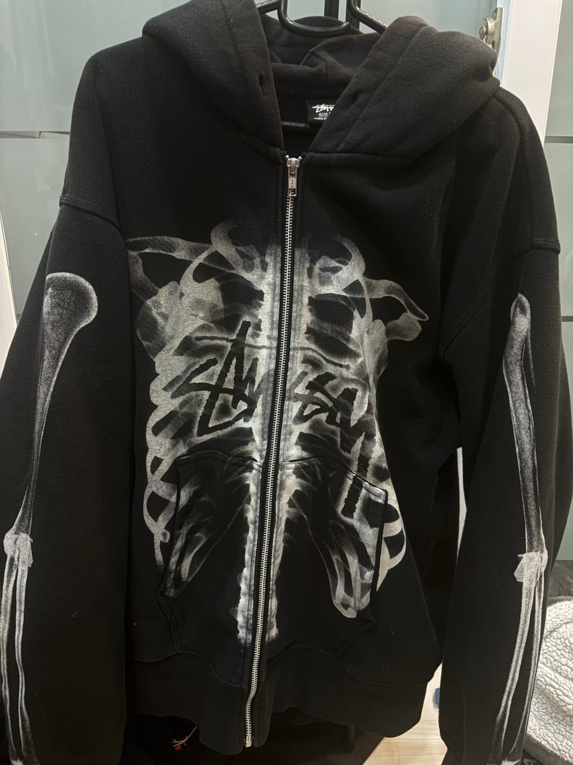 스투시 Rib Cage Zip Hoodie 블랙 상품이미지2