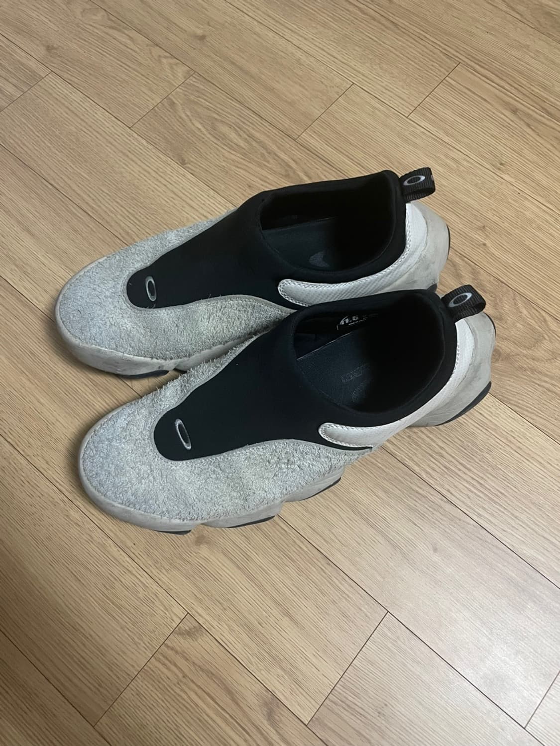 오클리 신발 팩토리 팀 x 브레인 데드 플래시 밀크 블랙 상품이미지1