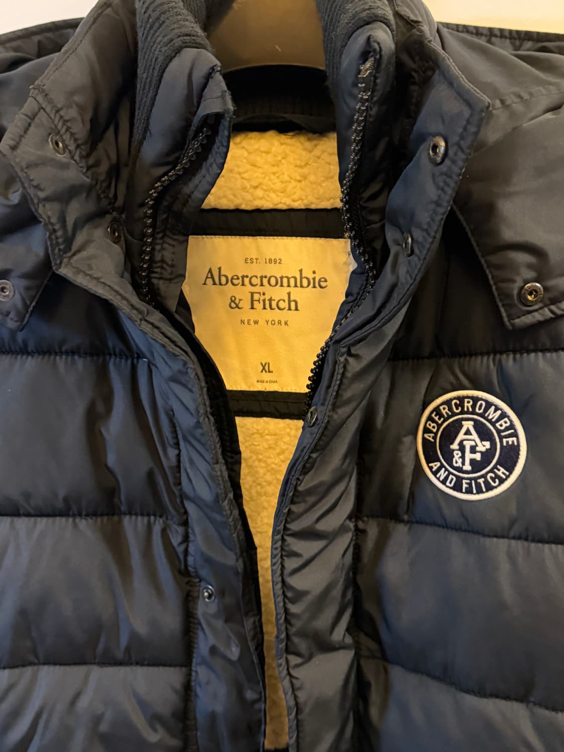 아베크롬비 자수로고 패딩조끼 상품이미지3