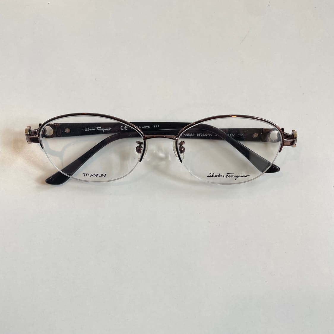 페라가모 티타늄 안경 새상품 상품이미지1