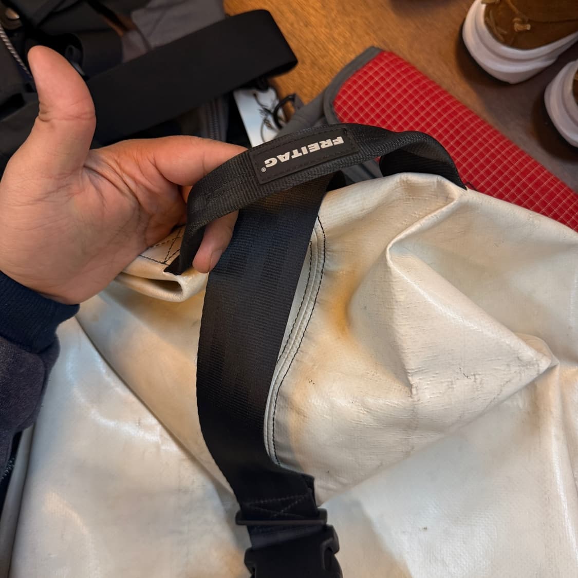 프라이탁 보이저 트래블 백 상품이미지2