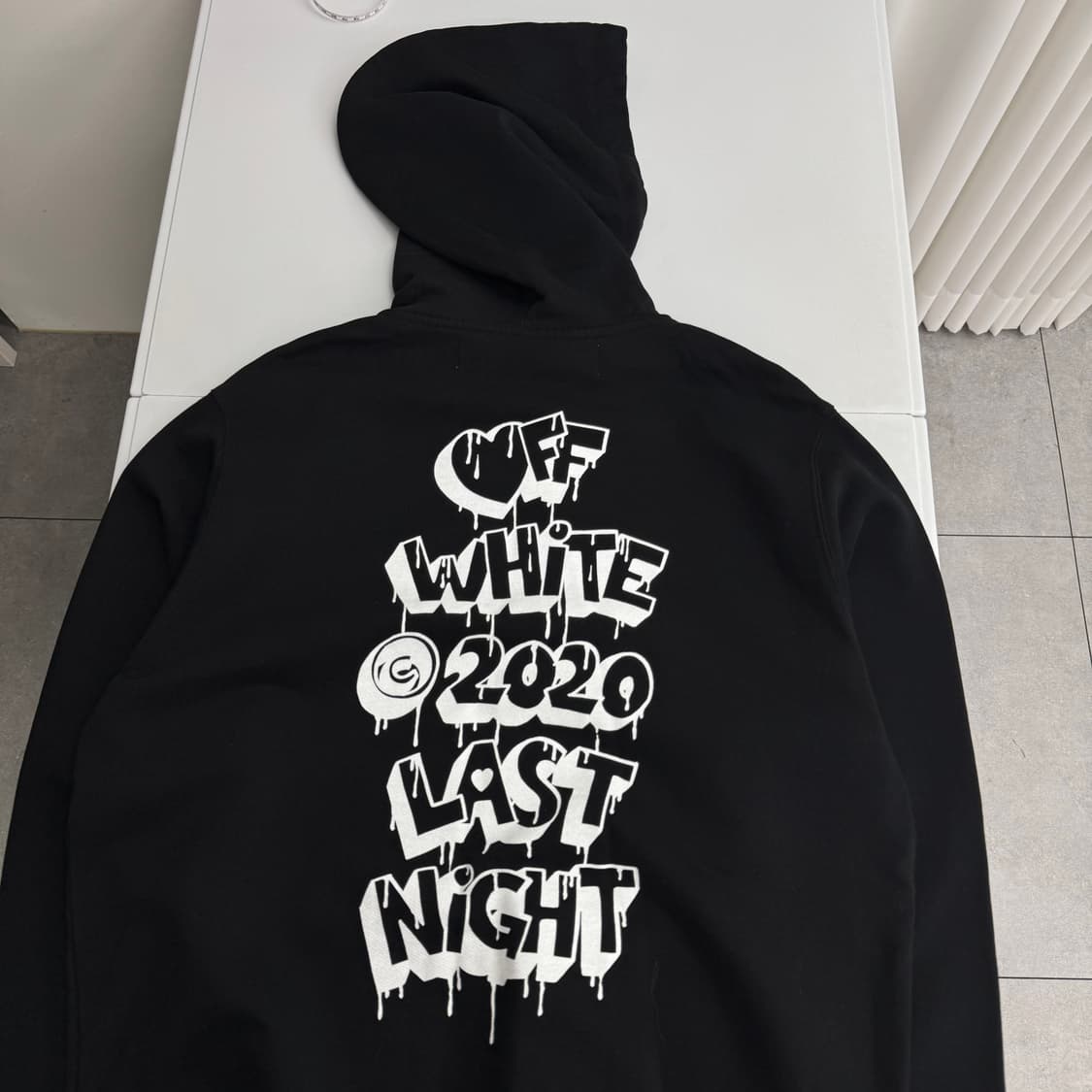 오프화이트 후드티  상품이미지3