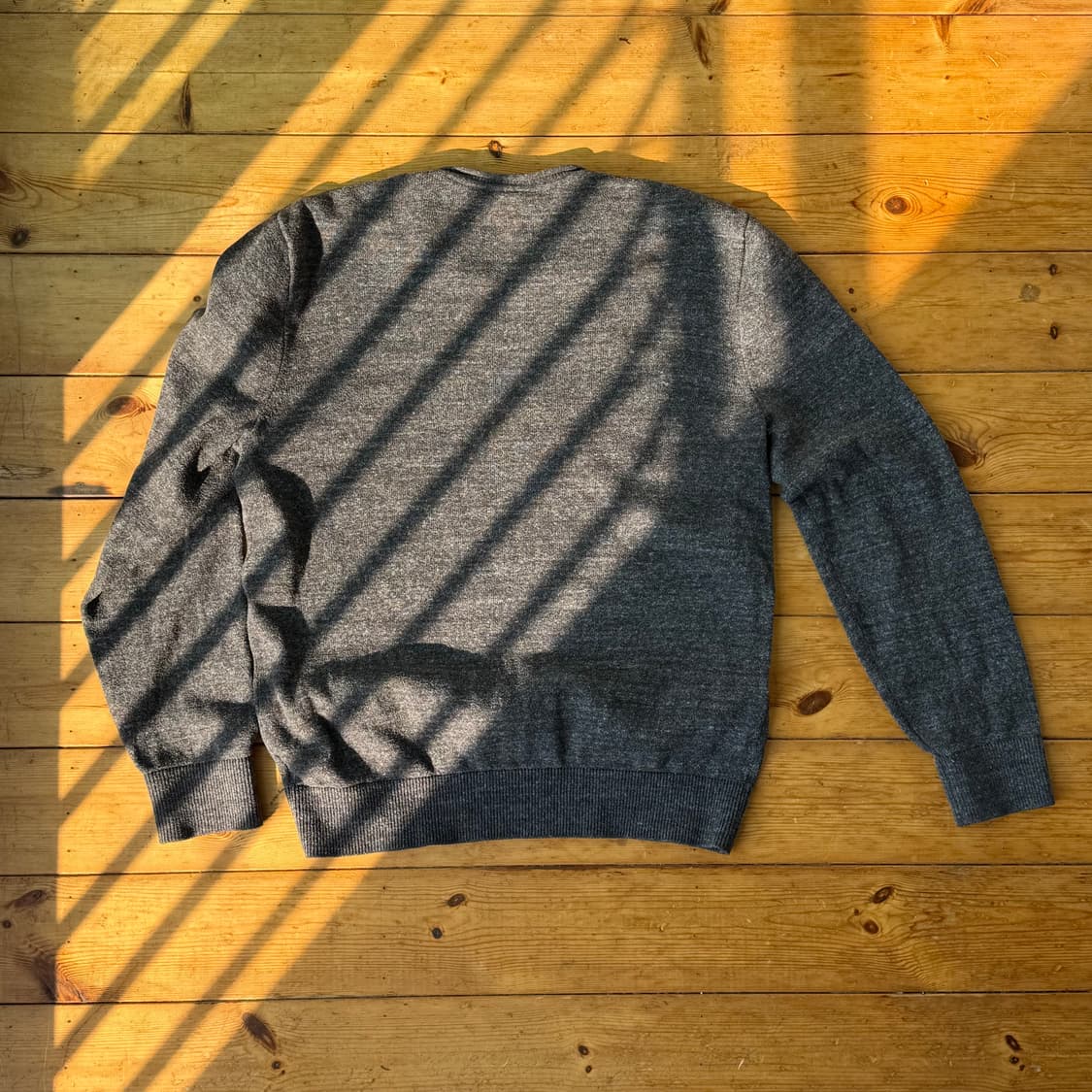 갭 롤링 넥 니트 차콜 그레이 헤더 상품이미지3