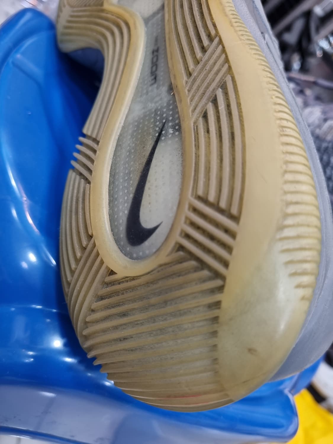 나이키 회색 운동화 상품이미지5