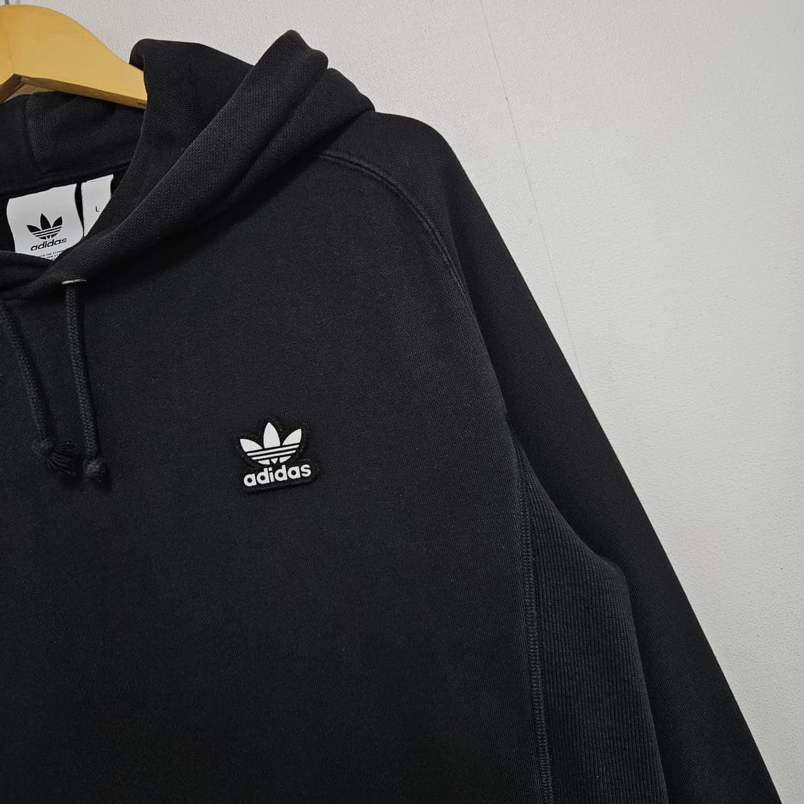 L 100 아디다스 파이어버드 와펜 로고 후드티 상품이미지3