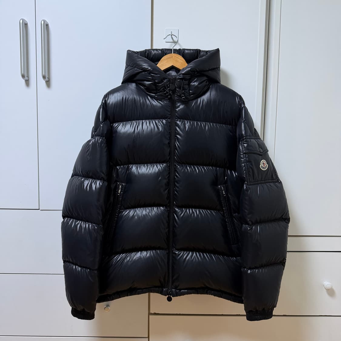 몽클레어 에크린스 유광 후드 숏패딩
5사이즈  상품이미지1