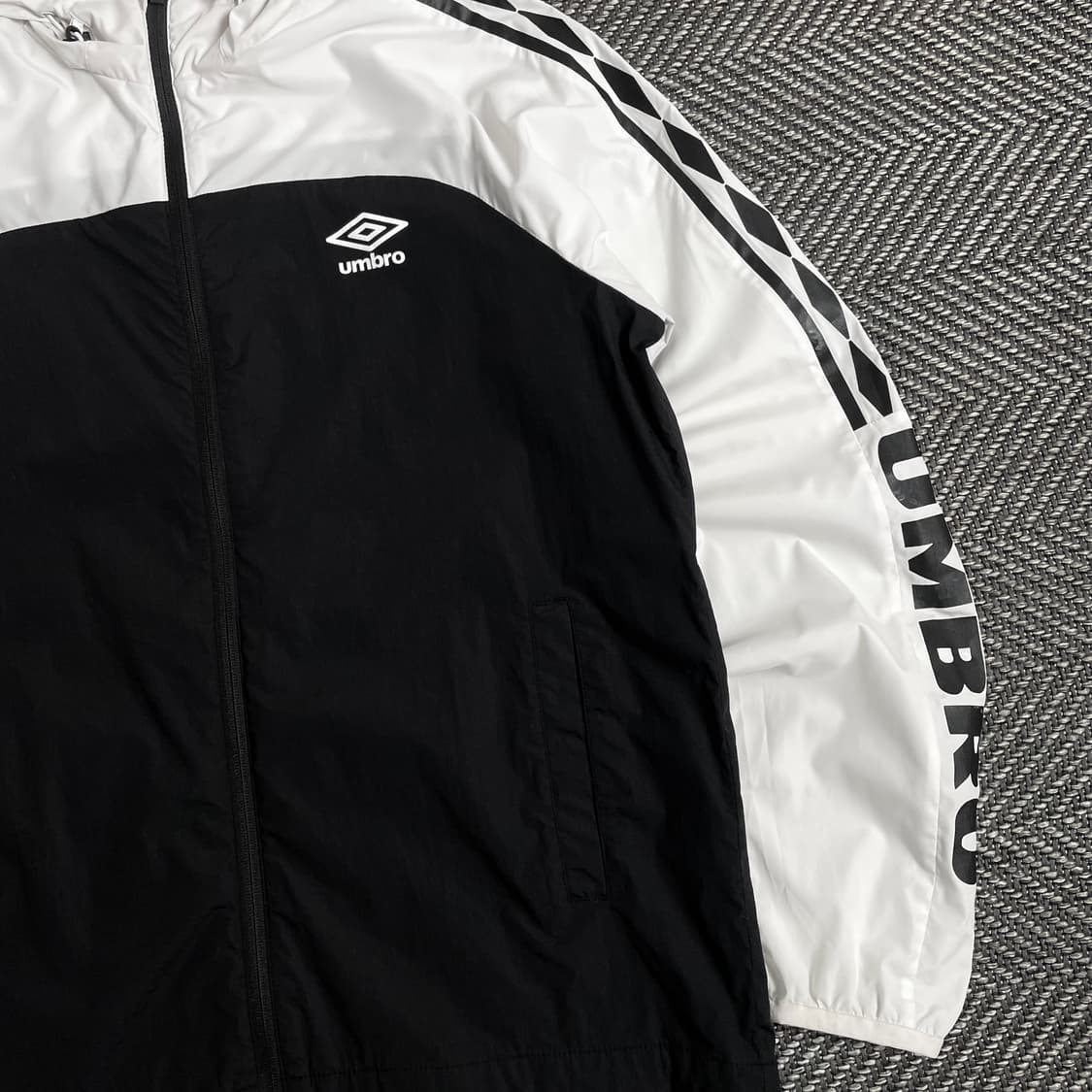 엄브로 스펠아웃 트랙 바람막이 자켓o 2835 상품이미지2