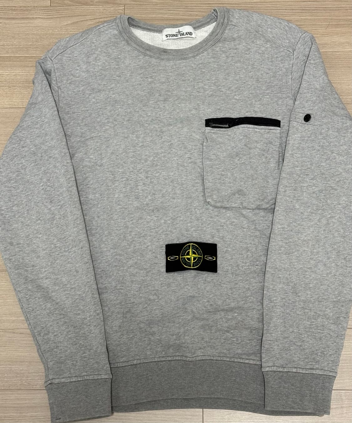 [M]스톤아일랜드 포켓 그레이 맨투맨 상품이미지1