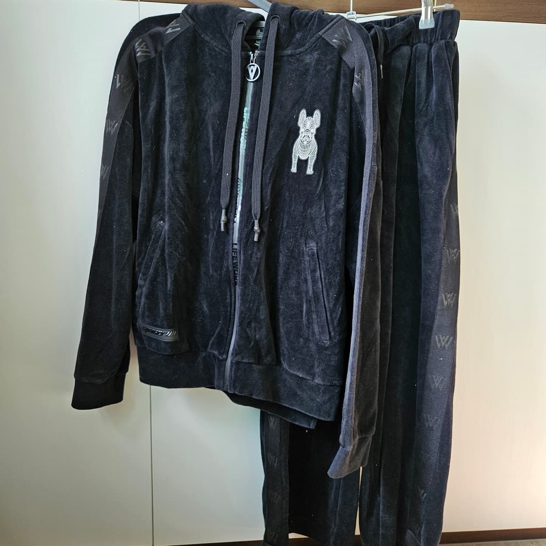 라이프워크 바람막이,점프수트,벨벳 트레이닝 셋업 상품이미지5