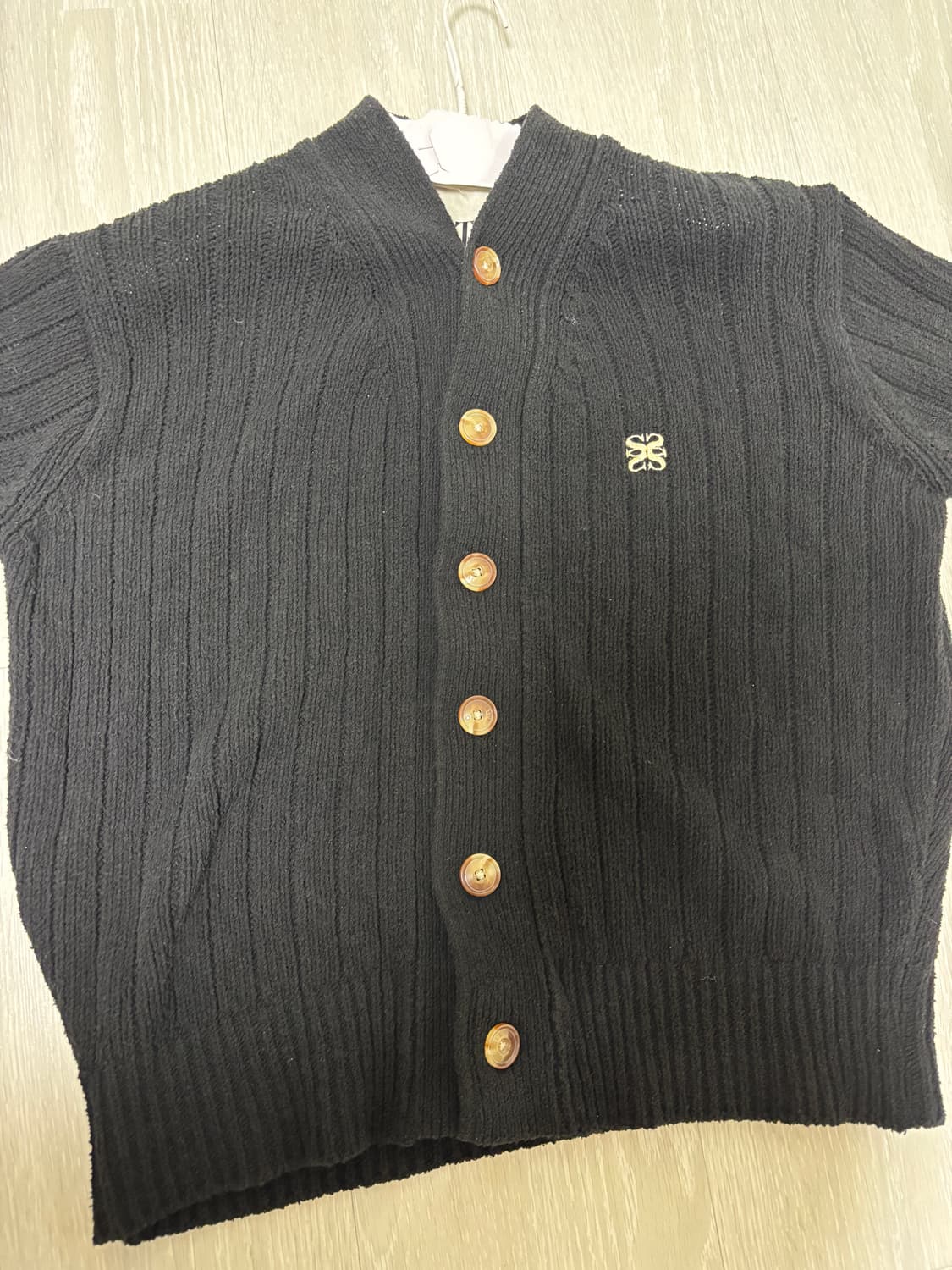 세터 파로 오버 사이즈 부클 가디건 클래식 블랙 상품이미지5