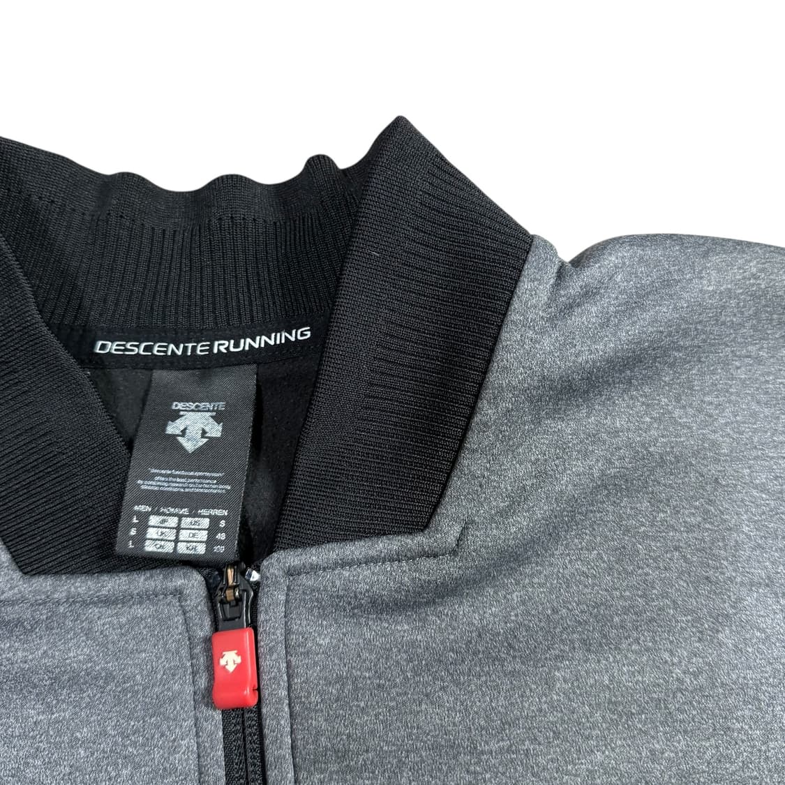 데상트 집업 상품이미지2