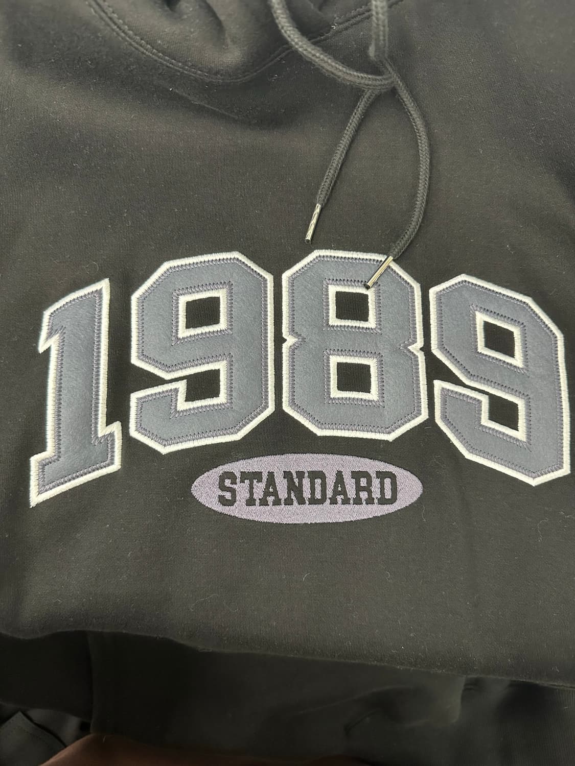 1989스탠다드 1989 자수 후드(블랙) 상품이미지4