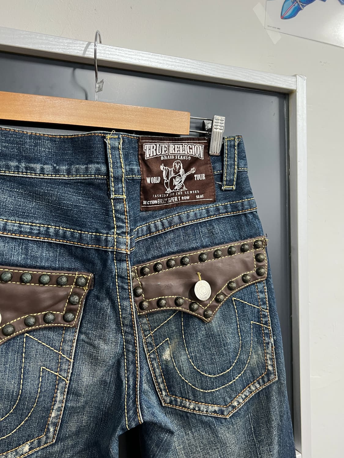 True Religion 트루릴리전 스터드 부츠컷 나팔핏 데님 팬츠 상품이미지2