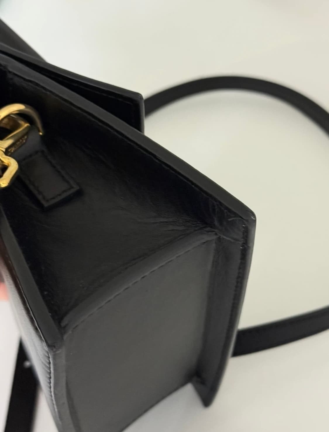 자크뮈스 르 치키토 모옌 레더백 상품이미지3