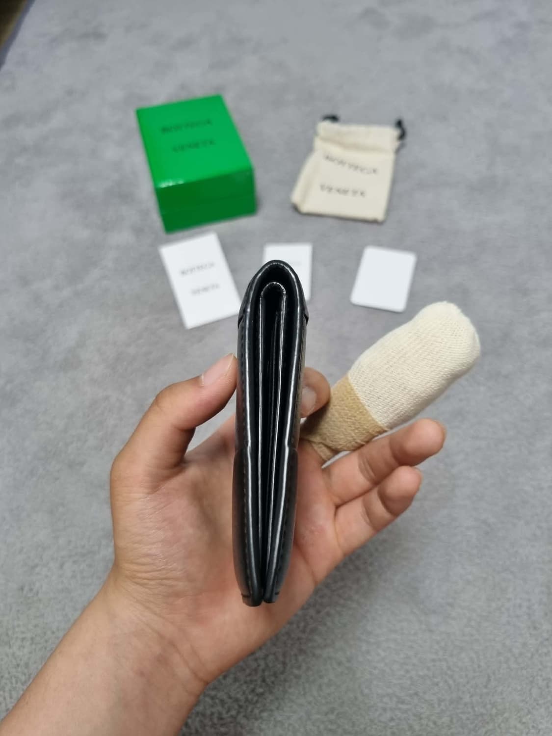 [ 풀구성 정품 ] 보테가베네타 맥시 반지갑 블랙 상품이미지6