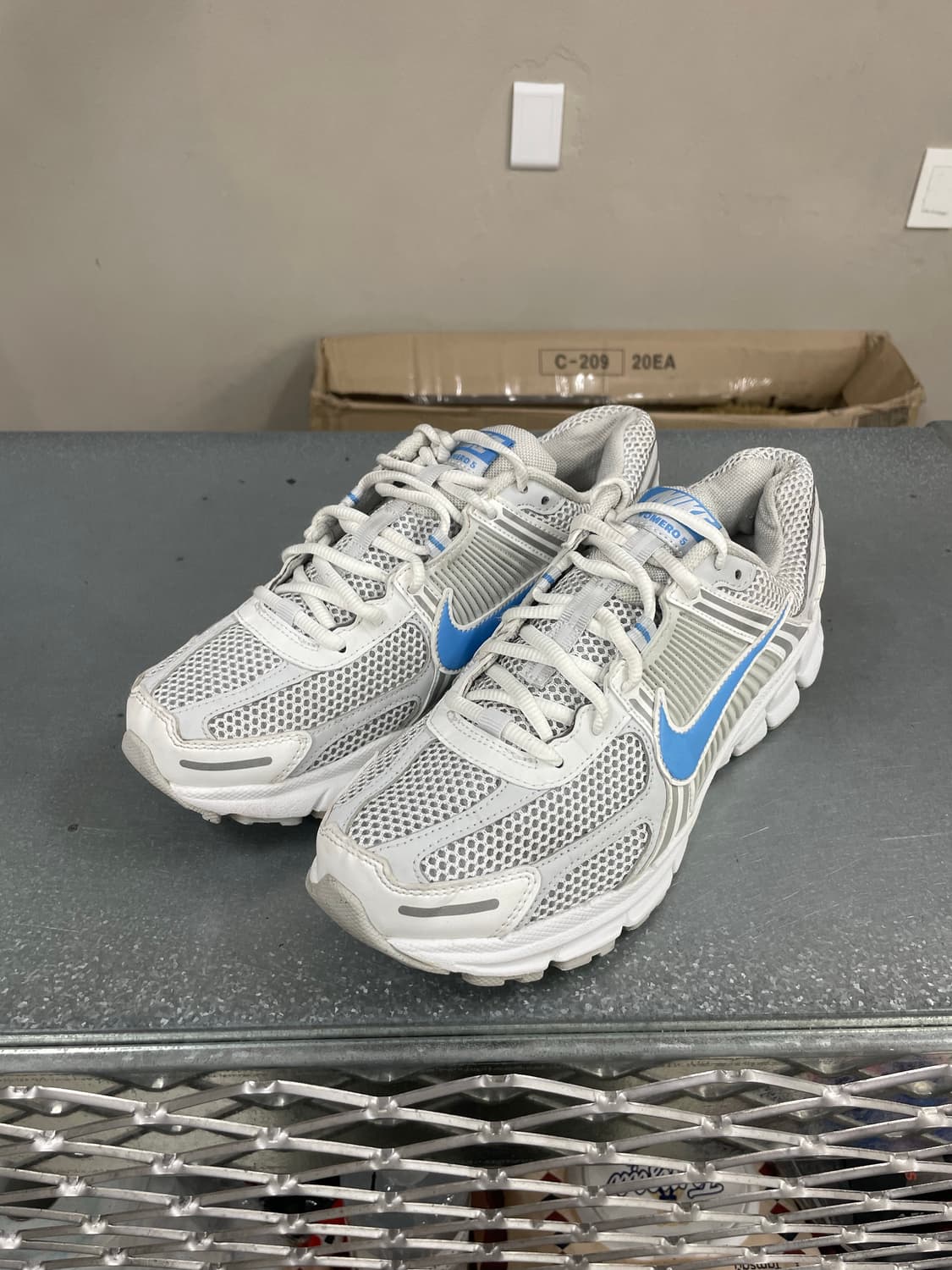 나이키 줌 보메로 5 유니버시티 블루 260 상품이미지2