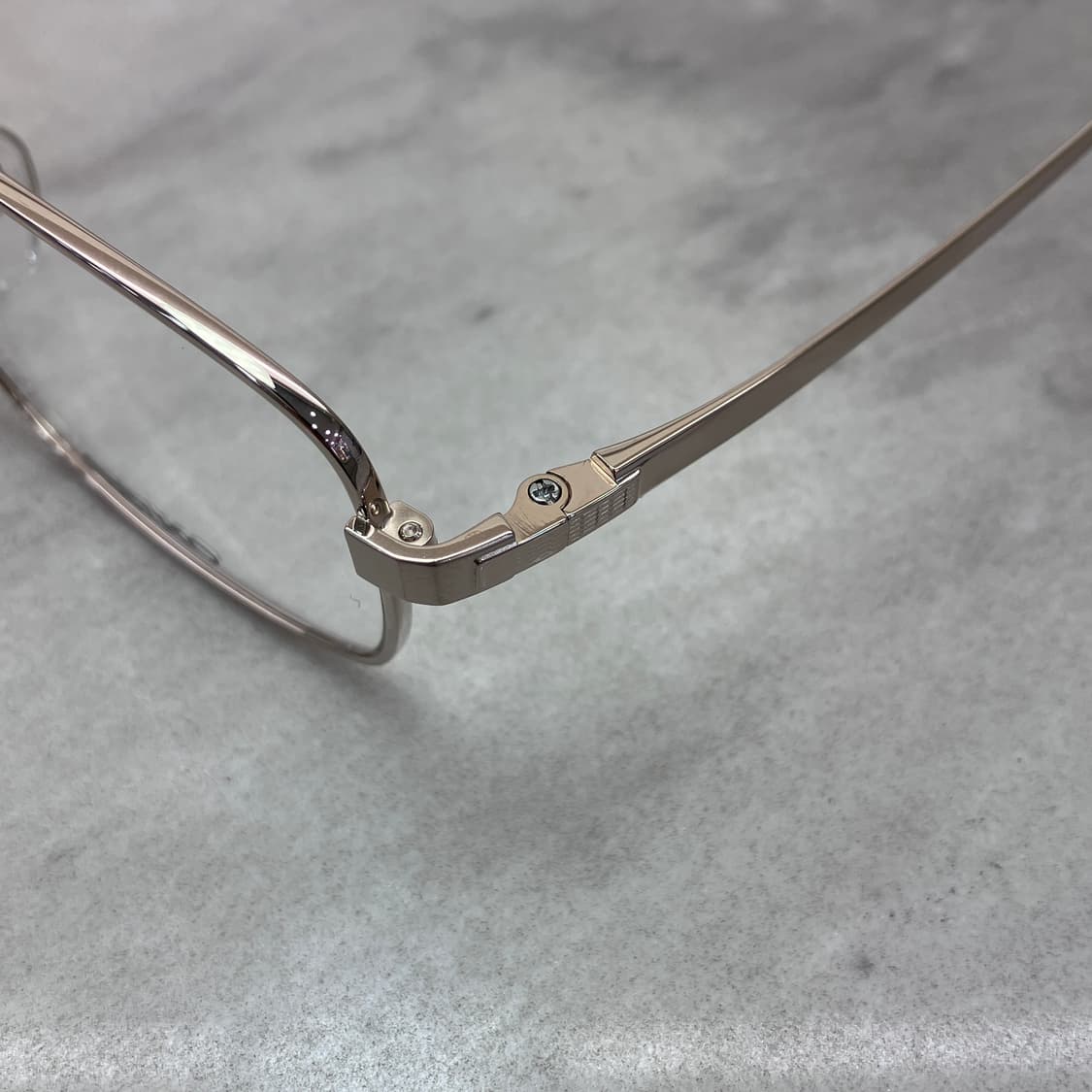 C85 세이코 SEIKO 빈티지 골드 스퀘어 B-Titan 메탈테 안경 상품이미지2