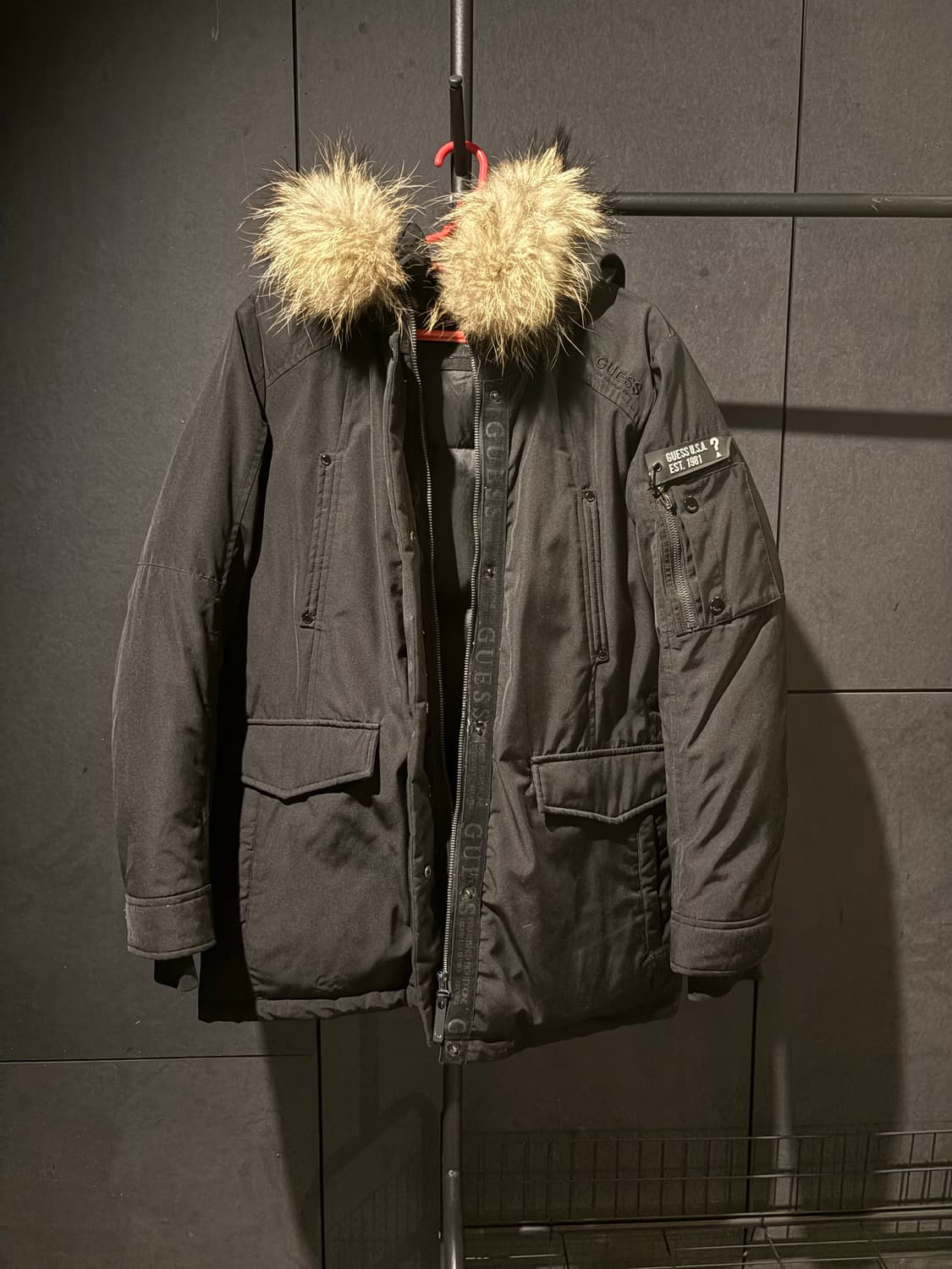 [중고/M] 상태좋은 게스 여성패딩 상품이미지1