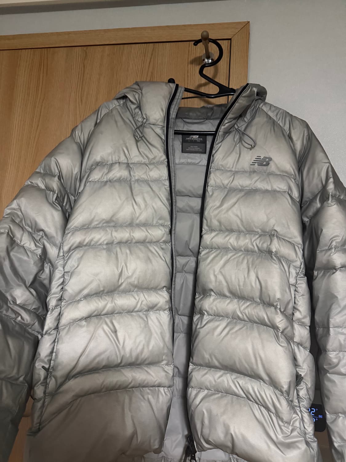 뉴발란스 경량패딩 플라잉77 라이트그레이 상품이미지1