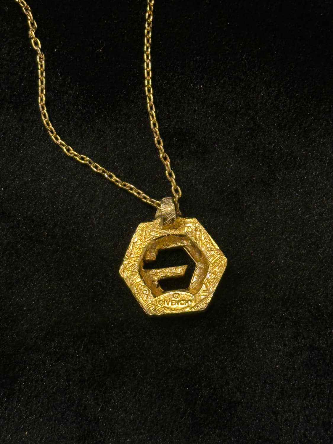 GIVENCHY Hexa-G Gold Necklace  상품이미지5