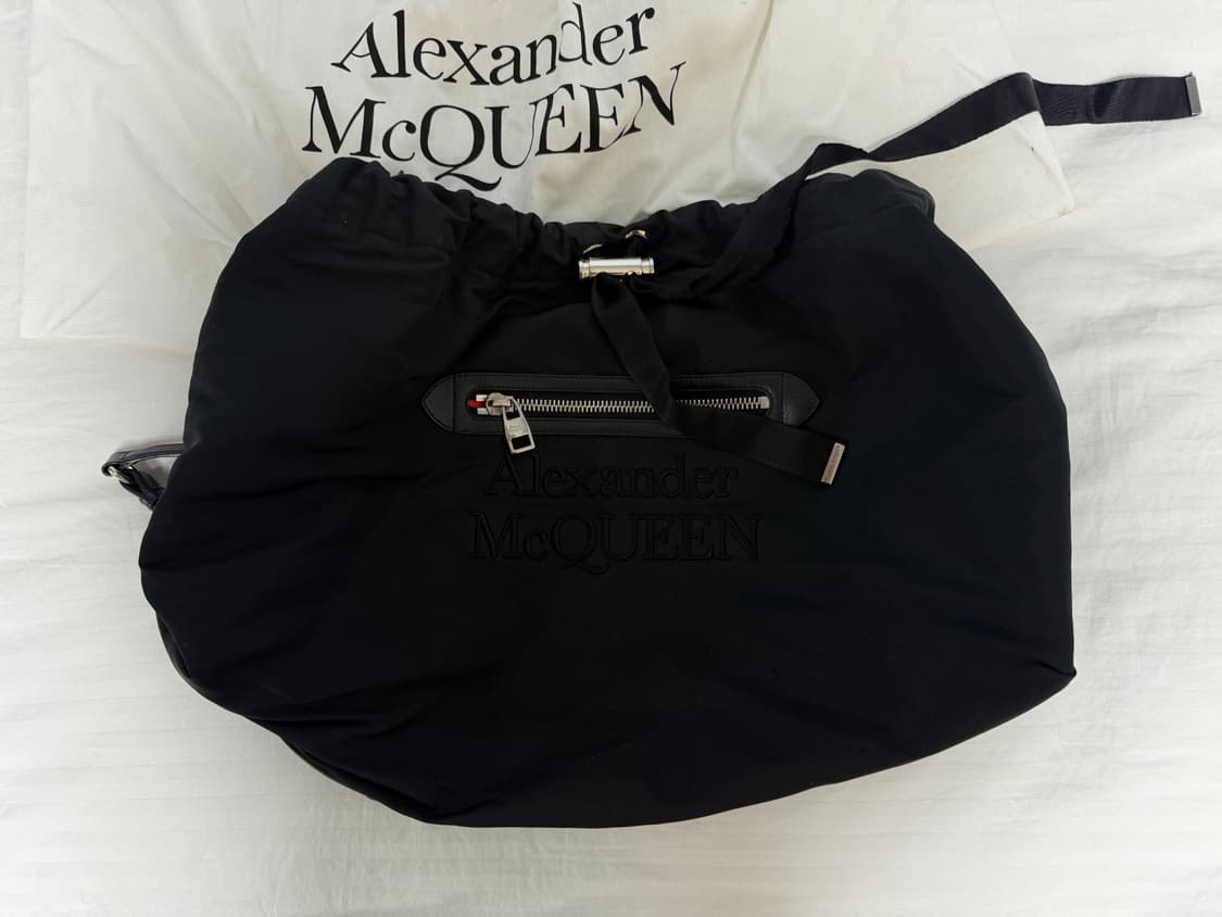 Alexander McQueen 2021 The Bundle Medium 상품이미지5