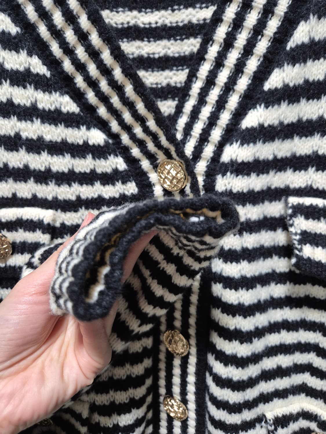 (세일)(새상품)vtg 스트라이프 금장 버튼 가디건 상품이미지6