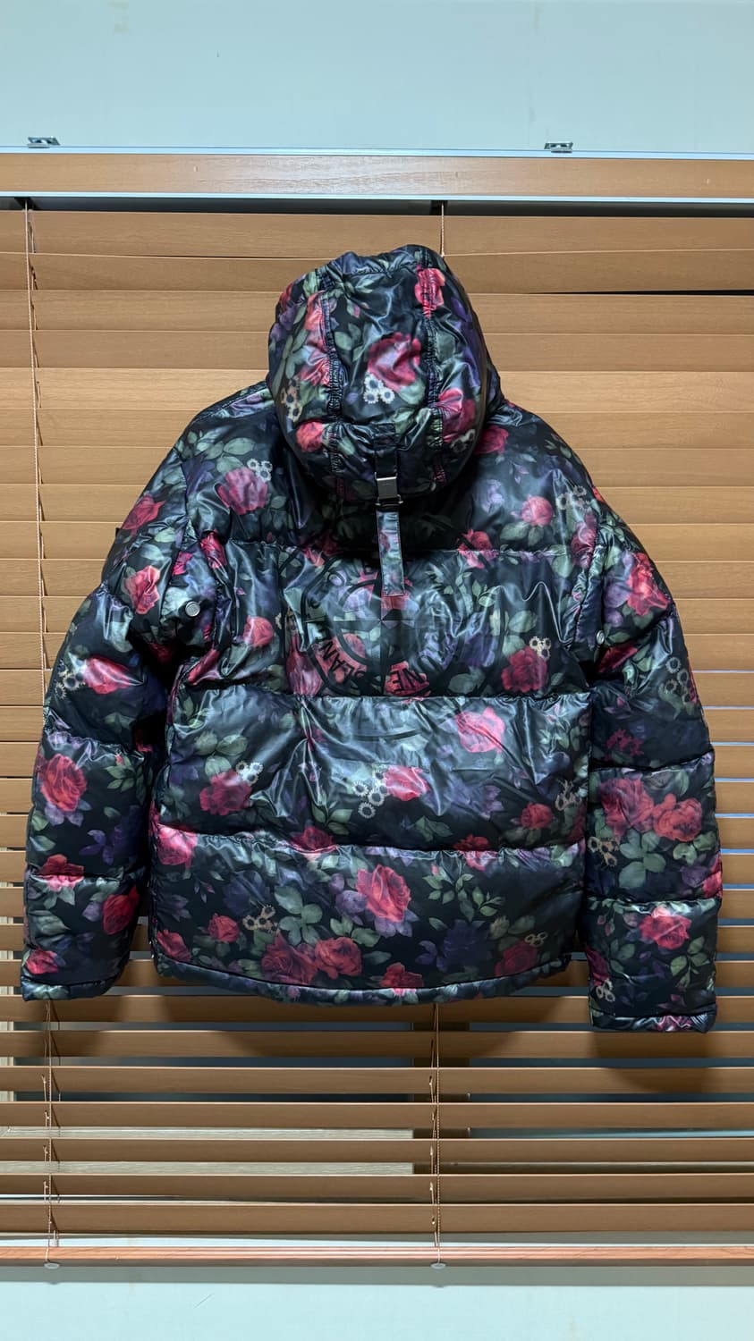 슈프림 × 스톤아일랜드 플라워 패딩 상품이미지2