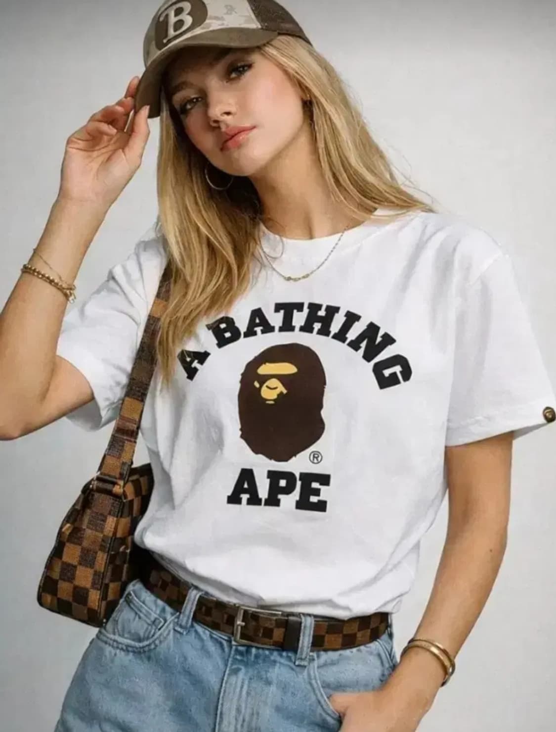 [새상품] 베이프(BAPE) 콜리지 반팔 티셔츠 상품이미지2