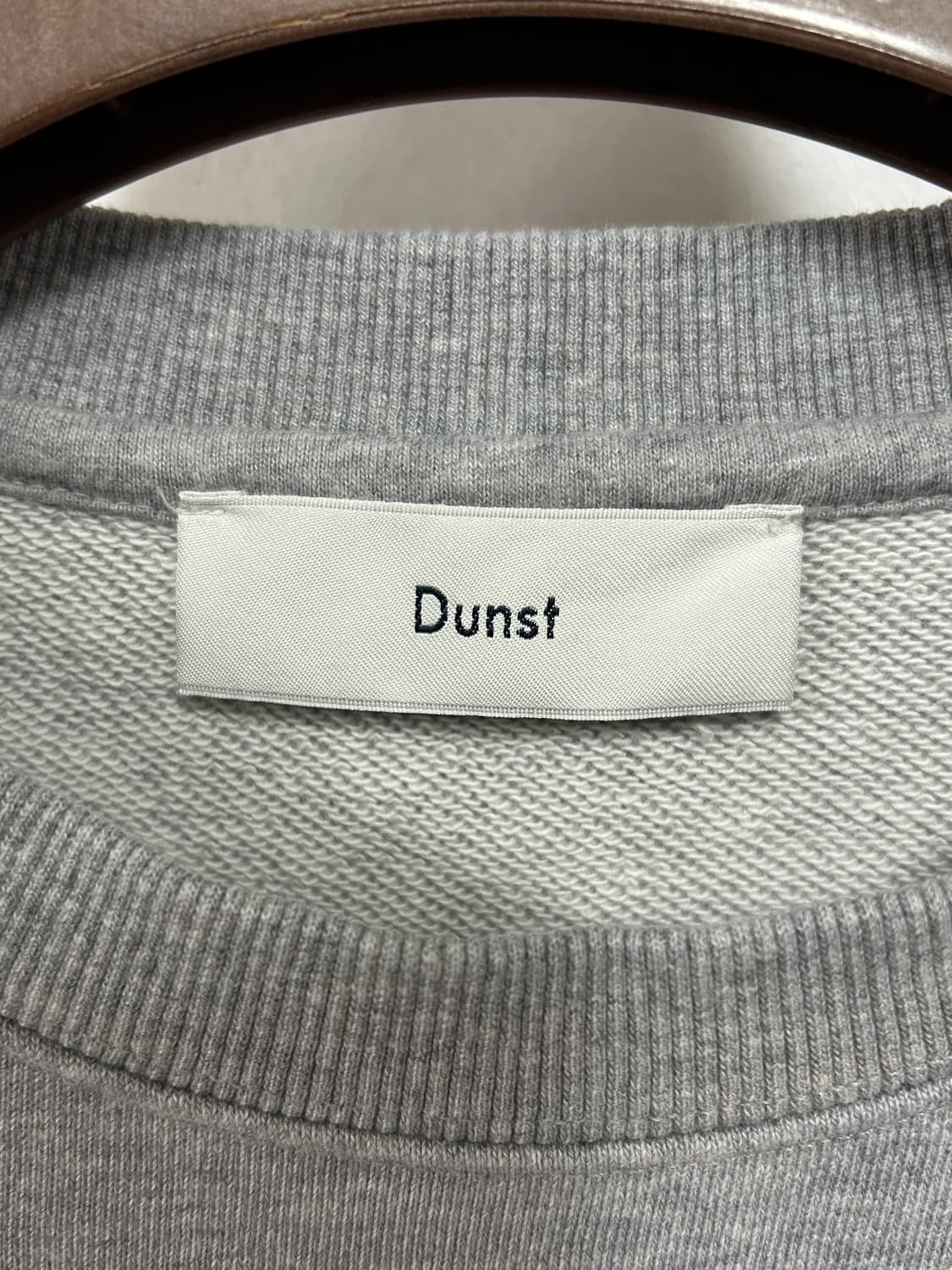 던스트 크레스트 자수로고 스웻셔츠 맨투맨 상품이미지5