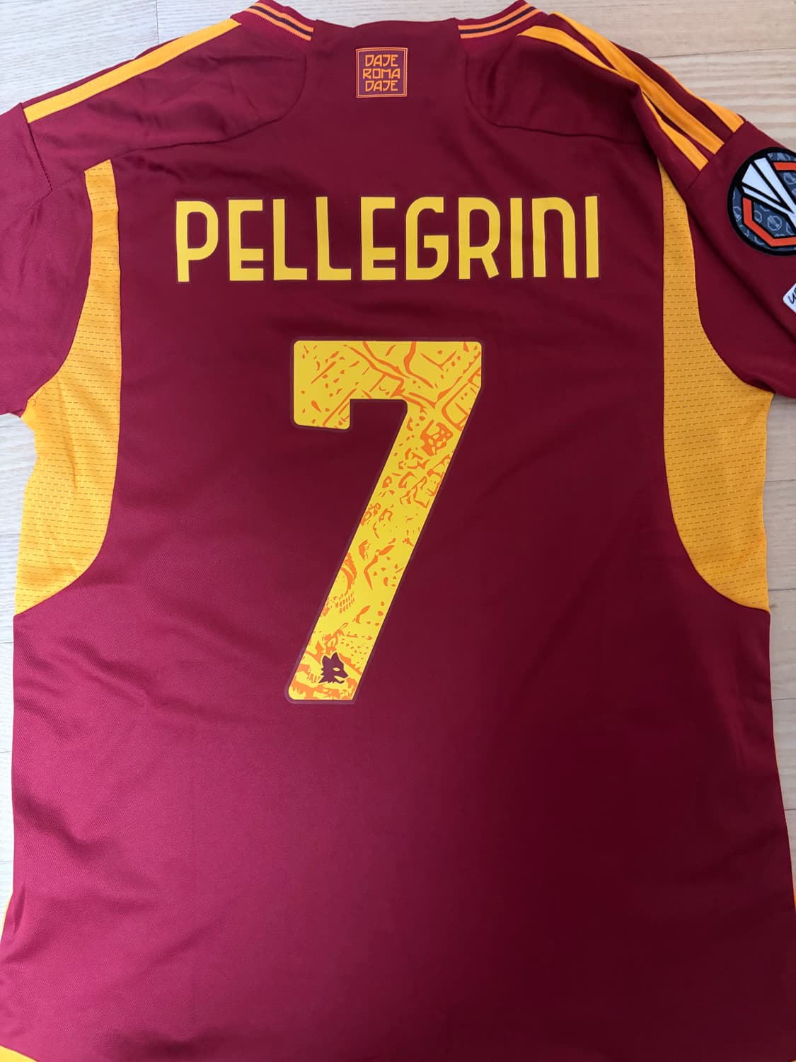 AS 로마 23/24 홈 로렌초 펠레그리니 유니폼 상품이미지2